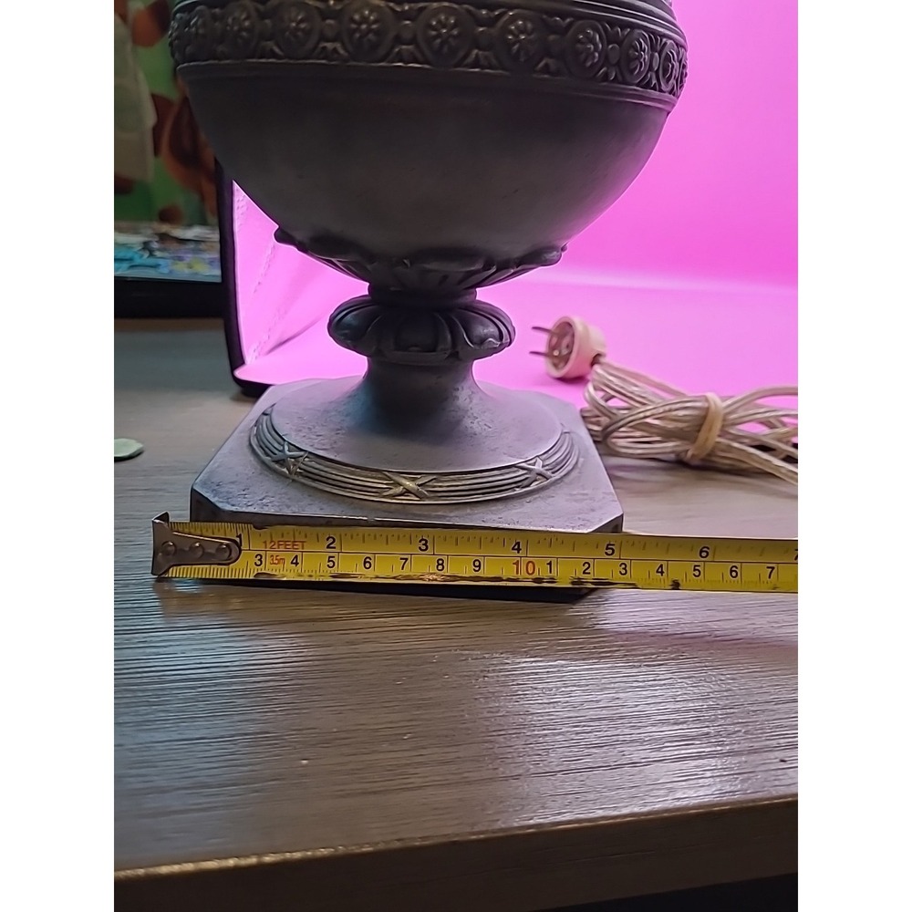 Vintage Baroque Style Ornate Embossed Metal Lamp with Cherubs Tested - Picture 11 of 11